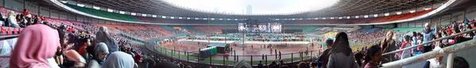 Suasana di dalam stadion GBK / © 1DIndo Twitter