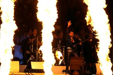 Api jadi salah satu properti di konser Muse. Keren! @nme.com