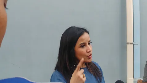 Pesan Andi Soraya Untuk Darren Starling