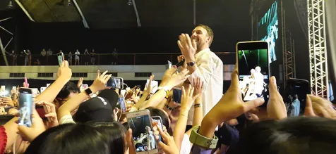 Andy Turun Panggung