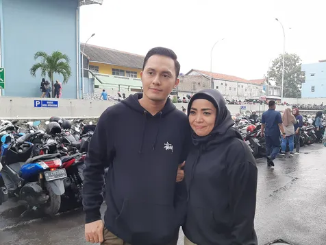 Minum Obat & Vitamin