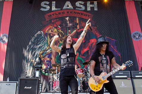 Slash kembali ajak Myles Kennedy kolaborasi di album solo ketiga