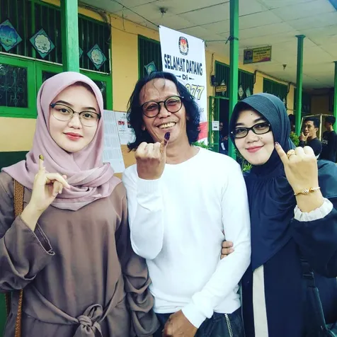 Tak Ikuti Jejak Sang Ayah, Ini 6 Potret Anak Komedian yang Jarang Tersorot - Berparas Cantik