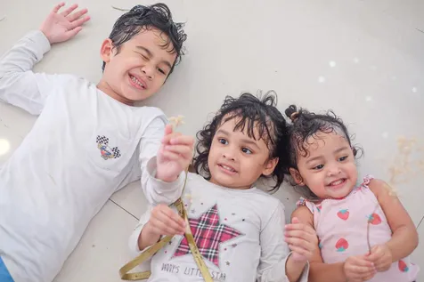 Jarang Tersorot, Ini 9 Potret Anak Ketiga Shireen Sungkar dan Teuku Wisnu yang Paling Kalem Diantara 2 Kakaknya