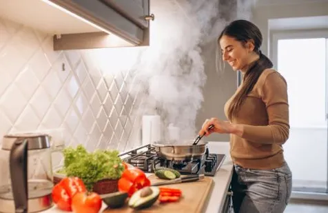 Memasak Makanan Khas Keluarga