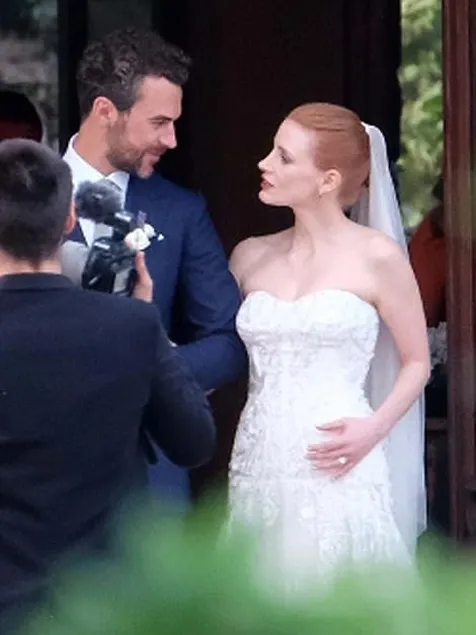 Jessica Chastain resmi menikah dengan sang pujaan hati © via dailymail.co.uk