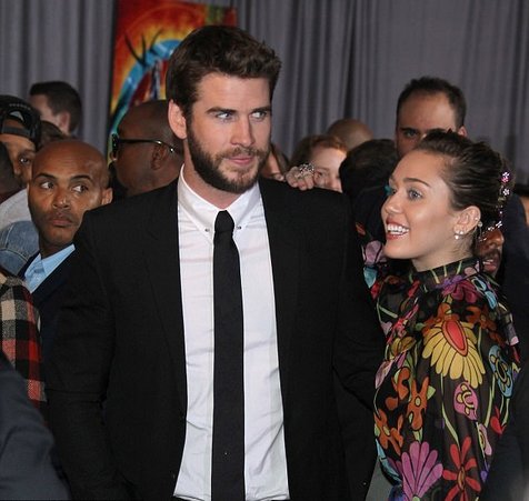 Liam dan Miley mendukung Chris Hemsworth © Shutterstock