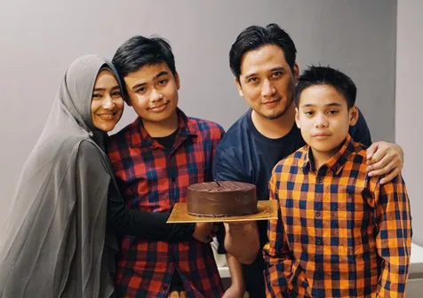 Cindy Fatika Sari dan Tengku Firmansyah
