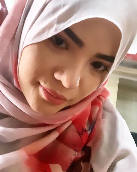 Gunakan Makeup Tipis