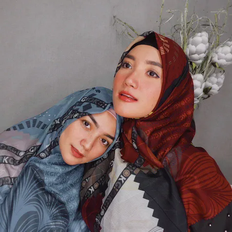 Selalu Berdua dan Tidak Terpisahkan