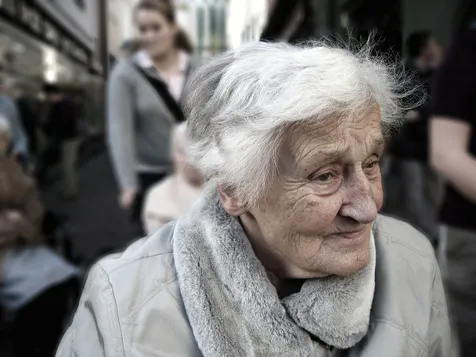 Hindari Keramaian