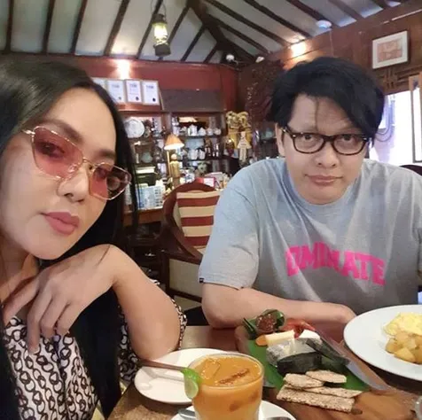 Makan Malam Berdua