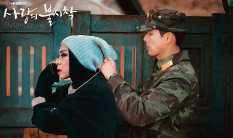 Dikasih Kalung Sama Hyun Bin