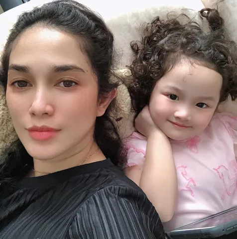 Sheva Elmira Lorrenia