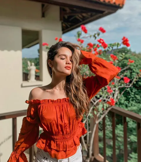 Cinta Laura