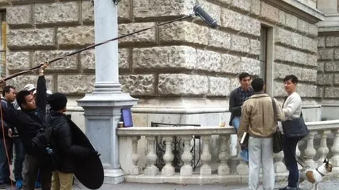 Syuting Di Vienna Kru 99 Cahaya Di Langit Eropa Kedinginan Kapanlagi Com