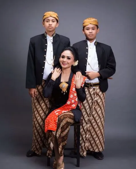 Yuni Shara