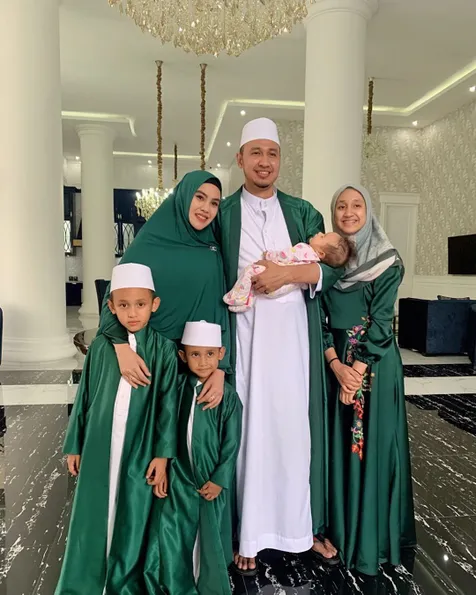 Keluarga Kartika Putri