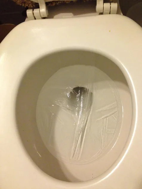Toilet Membeku Juga