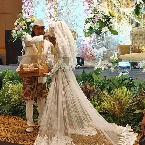 Tak Sembunyikan Pernikahan