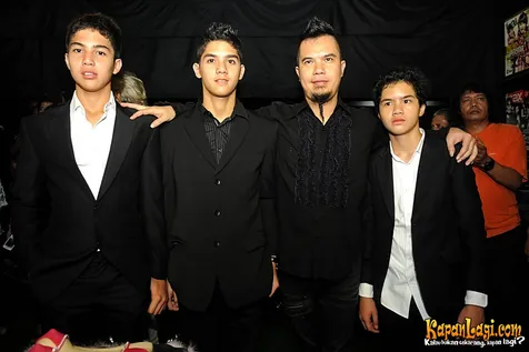 Ahmad Dhani dan anak-anaknya
