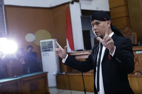 Tak Mau Salah Komentar