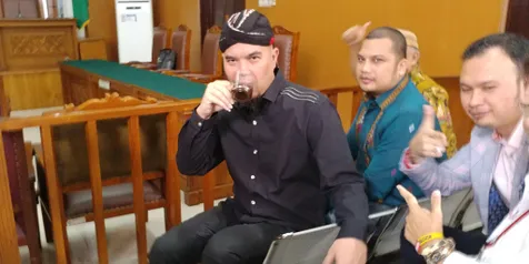 Terbiasa Kopi Instan