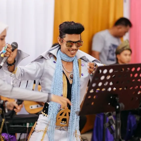Konsep Pantun Diiringi Dengan Musik.