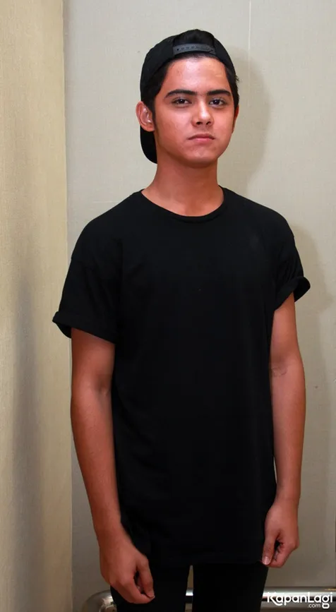 Ziarah Ke Makam Almarhum Ayah Saat Lebaran Aliando Nangis Kapanlagi Com