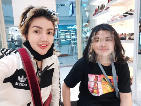 Barbie Kumalasari Selfie Bareng Anak Gadisnya yang Jarang Tereskpos, Dipuji Cantik oleh Netizen