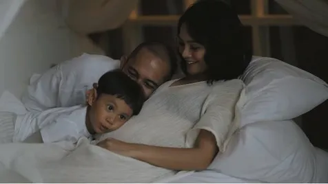 Suami dan Anak Sambut Bahagia