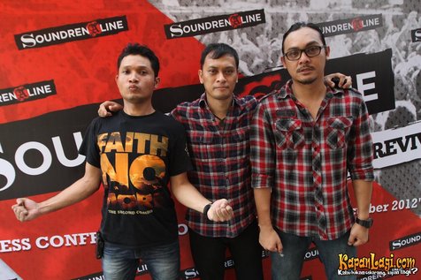 Nu Dimension kolaborasi dengan Andra and The Backbone. 