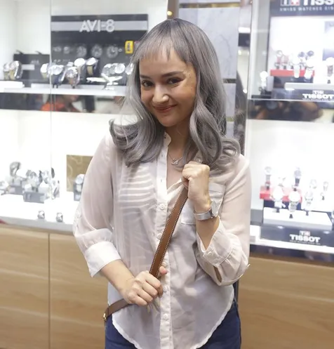 Lagi Suka Koleksi Wig