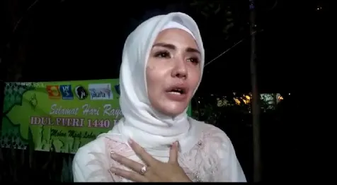 Diteror Keluarga Vicky