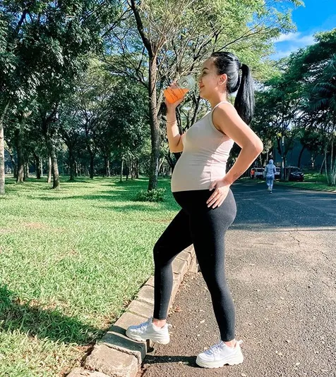 Baby Bump Anggita