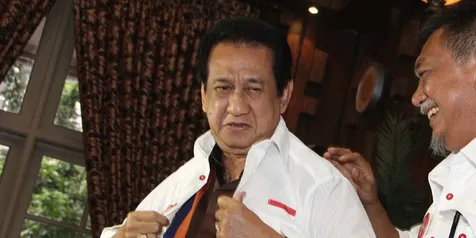 Anwar Fuadi Dalami Ilmu Hukum