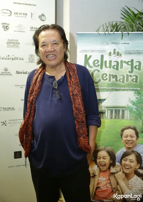 Memimpin Bengkel Sastra Pusat Kesenian