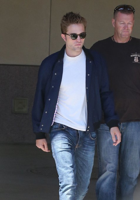 Robert Pattinson/@Fameflynet