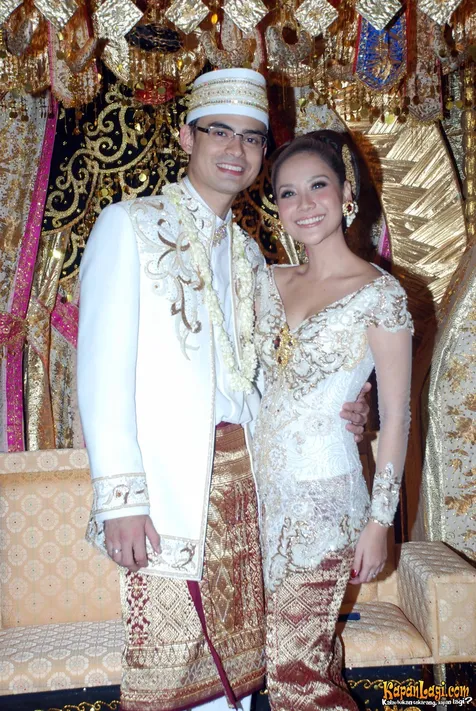 Menggelar Pernikahan di Dua Negara