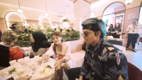 Kemesraan Aurel dan Atta
