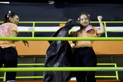 Hukuman Membersihkan GOR