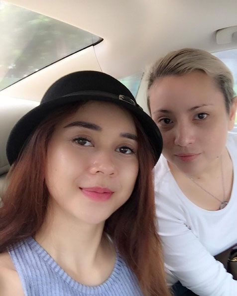 Kolaborasi dengan DJ Devina, Aura Kasih kini sibuk jalan-jalan © instagram.com/djdevina