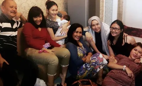 Foto Ayu Beberapa Hari Usai Melahirkan