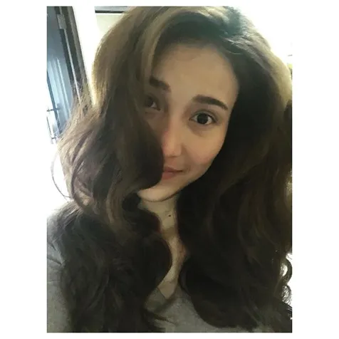 Cantik & Rambut Tetap Badai!