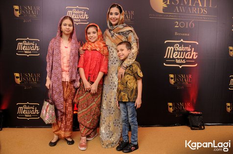 Ayu Azhari bawa anak-anaknya © KapanLagi.com®/Bayu Herdianto