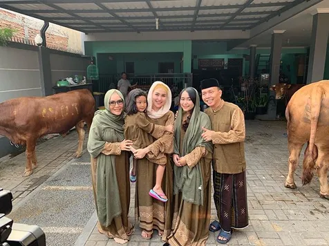 Ayu Protes