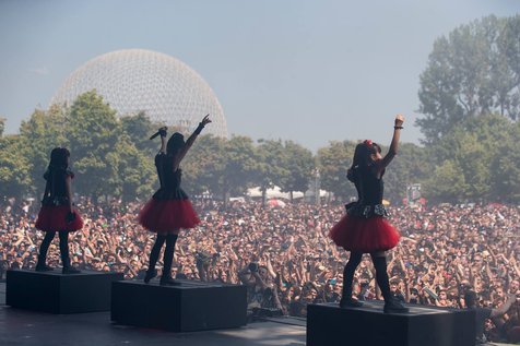 Aksi BABYMETAL kala tampil di Sonisphere 2014 ©BabyMetal