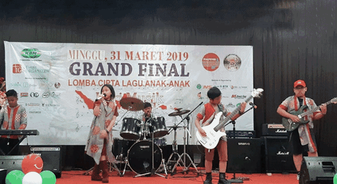 Pujian Dari James F Sundah