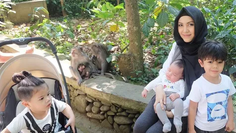 Diberi Anugerah Bayi Kembar