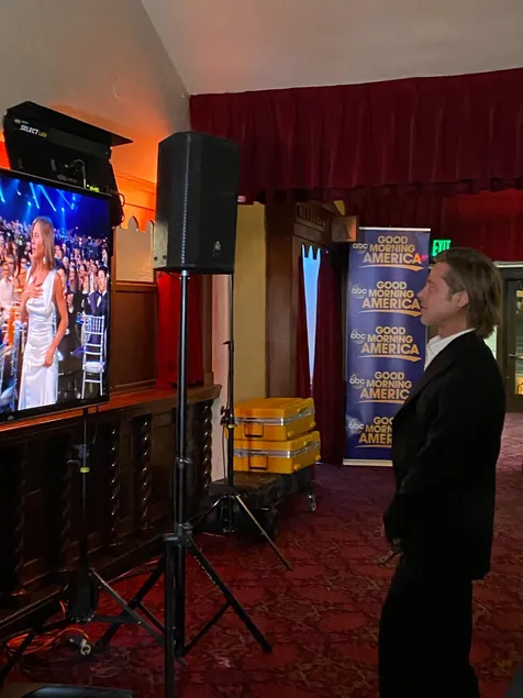 Nonton Pidato Jennifer di Backstage